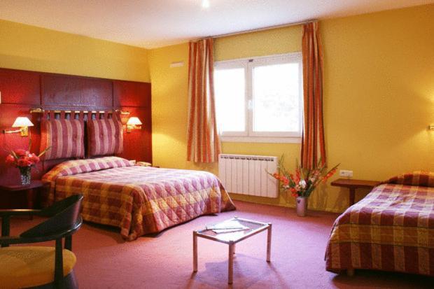 Les Colonnes Strasbourg Zenith Hotel Eckbolsheim Room photo